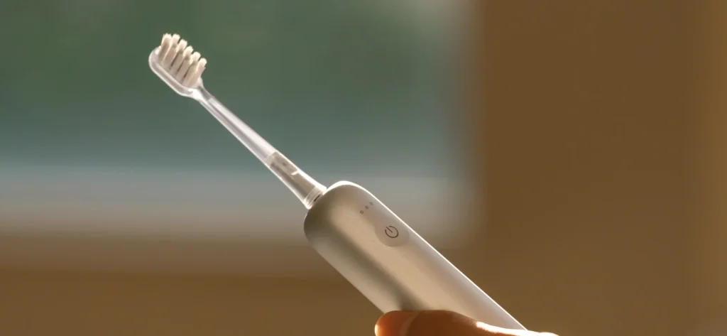 بهترین مسواک برقی ساخته شده برای دندانها و لثههای حساس شما