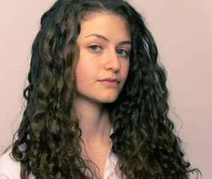 تفاوت موی 2B و 2C چیست؟ راهنمای کامل شناخت و مراقبت از موی موجدار